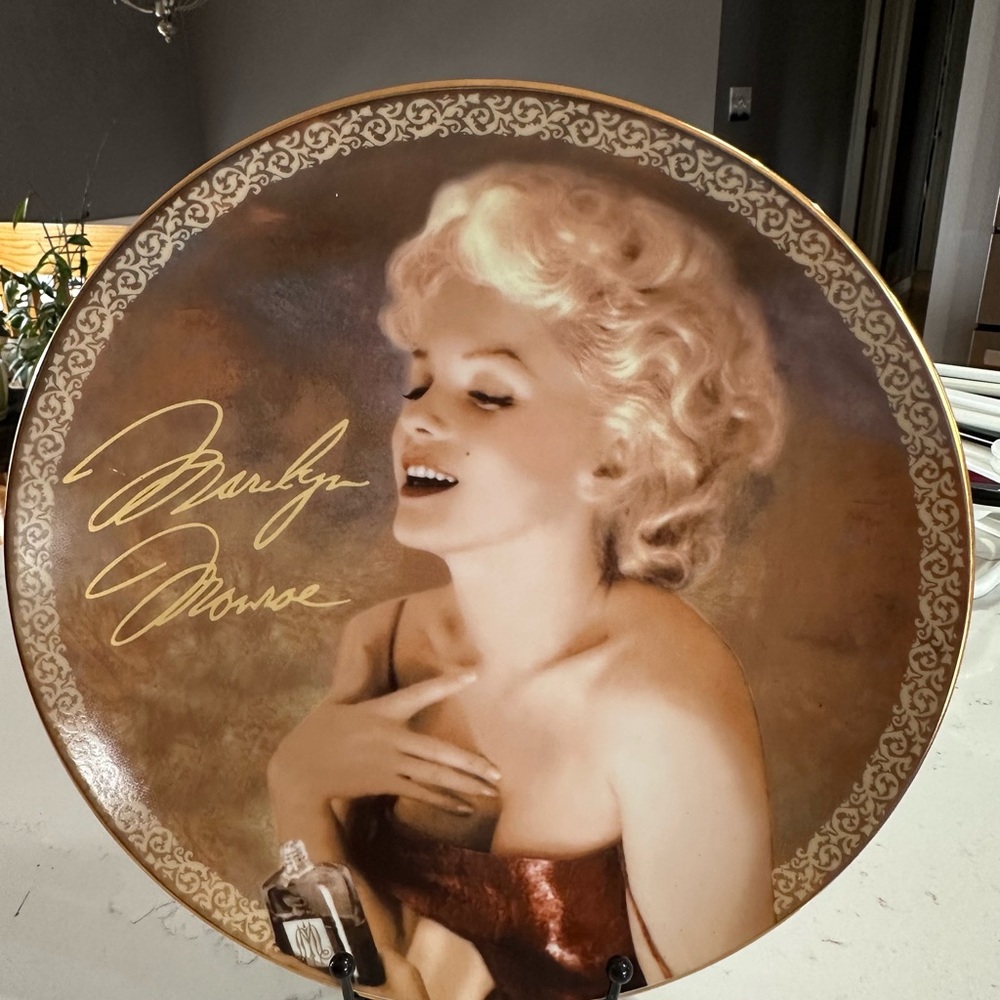 The Bradford Exchange Marilyn Monroe Wall Art - Brown and Gold